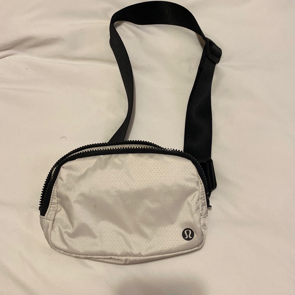 Lululemon belt bag